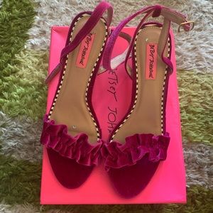 NIB Betsy Johnson Velvet Sequin heels